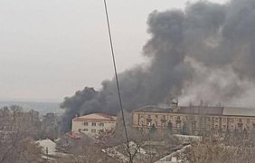 У Донецьку спалахнула пожежа в районі нафтобази (відео)