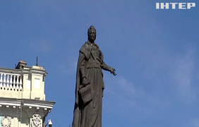 Депутати міськради вирішили, що памʼятнику російській цариці в центрі Одеси - не місце