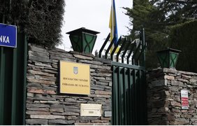 У посольстві України в Мадриді вибухнула бомба в конверті, постраждав дипломат