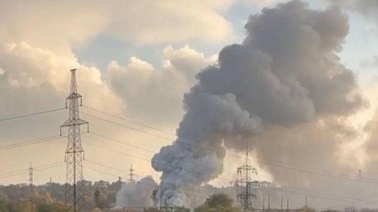 Фото: у Дніпрі спалахнула сильна пожежа на електропідстанції / facebook.com/dniprotv