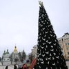У Києві на Софійській площі встановили "ялинку незламності" (фото)