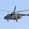 На Донбасі впав український Мі-8, інший гелікоптер сів рятувати побратимів (відео)