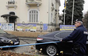 У посольстві України в Румунії знайшли два підозрілі конверти