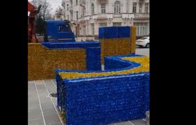 росіянка влаштувала епічний скандал у Ростові через синьо-жовті декорації (відео)