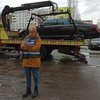 В Киеве за штрафы эвакуировали элитное авто 