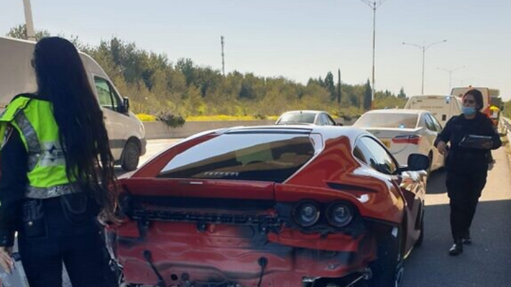 Фото: разбитый Ferrari