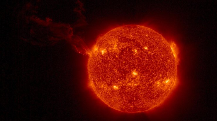 Камера полного обзора Солнца на борту Solar Orbiter зафиксировала гигантское солнечное извержение 15 февраля 2022 года. Источник фото: Solar Orbiter/EUI Team/ESA и NASA