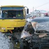 Под Львовом в ДТП с маршруткой один человек погиб, шестеро пострадали (фото)