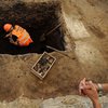 Под Одессой мужчина раскопал могилу ненавистного начальника, чтобы убедиться в его смерти