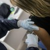Вакцинация в Украине: почти 400 тысяч украинцев получили бустерную дозу 