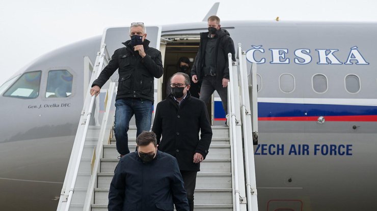 В Украину прибыли три министра иностранных дел