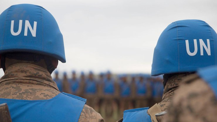 Россия отвергла идею о вводе "голубых касок" на Донбасс