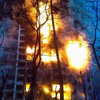 В Киеве после обстрела горит многоэтажка в Святошинском районе (фото)