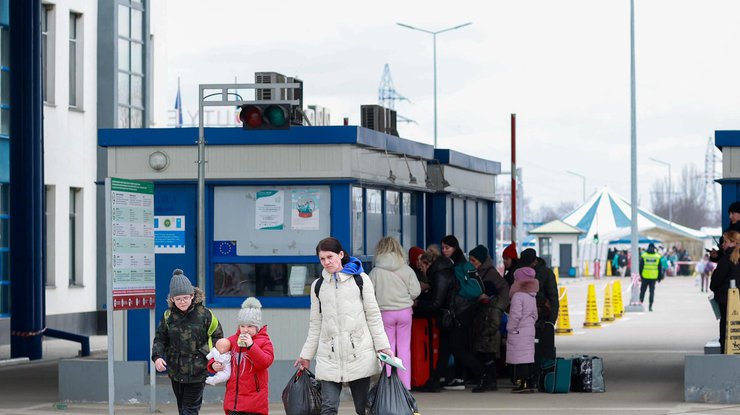 Украинские беженцы на западной границе