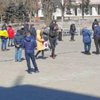 российские оккупанты в Херсоне разогнали митинг слезоточивым газом