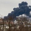 Во Львове прозвучали мощные взрывы: над городом клубы черного дыма (видео)