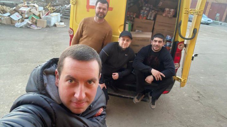 Руслан Марцынкив повез в Чернигов гуманитарную помощь