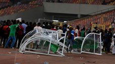 Розлючені фанати збірної Нігерії розгромили стадіон після невиходу на ЧС