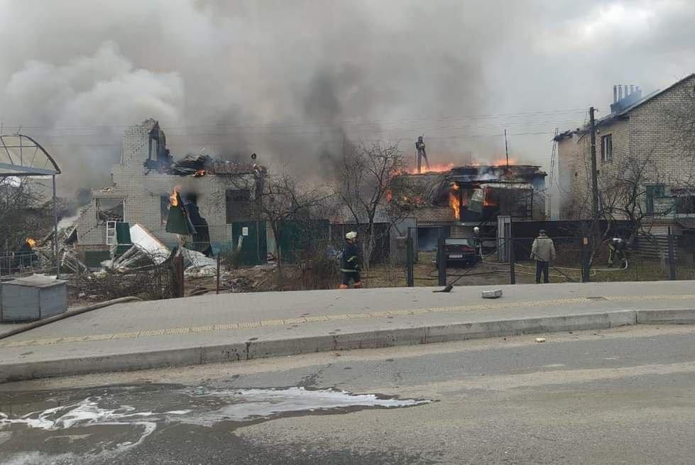 Российские оккупанты бомбят жилые кварталы Чернигова