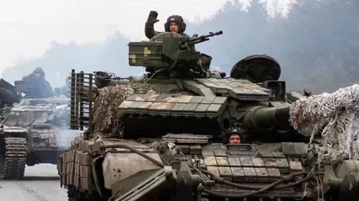 Украинские танки на линии обороны в Луганской области / Фото: AFP
