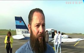 Німецькі пілоти-аматори доправляють до українського кордону гуманітарну допомогу