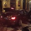 У Тернополі водійка в’їхала в Катедральний собор в центрі міста (відео)