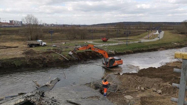 В Україні звуйновані десятки мостів