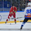 Лукашенко отримав хокейною ключкою по обличчю (відео) 