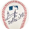 Бейсбольний м'яч із автографом Зеленського продали за 50 тисяч доларів