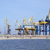 Окупанти намагаються відновити роботу порту в Маріуполі