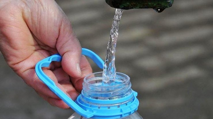 Миколаївцям привозять питну воду