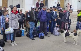 Автобус з евакуйованими з Сєвєродонецька та Лисичанська окупанти обстріляли з "Градів"