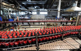 Coca-Cola пригрозила уходом з росії і підняла ціни