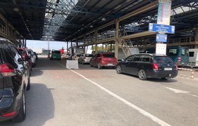 Ввозити автомобілі в Україну з-за кордону тепер можна лише через три пункти пропуску