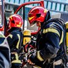 У Києві на Троєщині виникла масштабна пожежа