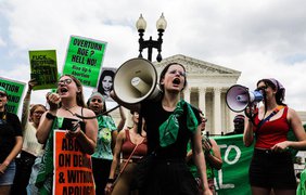 Верховний суд США скасував право американок на аборти