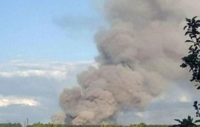 На території окупованої Луганської області горить склад боєприпасів