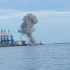У Бердянську прогриміли вибухи, над портом піднявся стовп диму