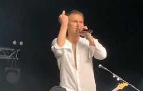 Вакарчук зі сцени показав середній палець росії (відео)