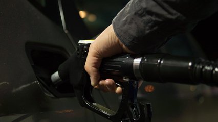 Коли знизиться ціна на бензин та зникнуть черги: прогноз Кабміну