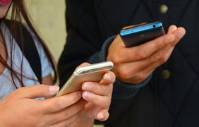 Українцям надходять смс про відключення мобільного зв’язку: що сталося
