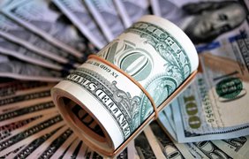 Долар дешевшає: скільки коштує валюта в регіонах України