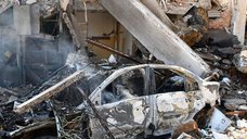 Обстріл Миколаєва: рятувальники показали наслідки ударів (фото)