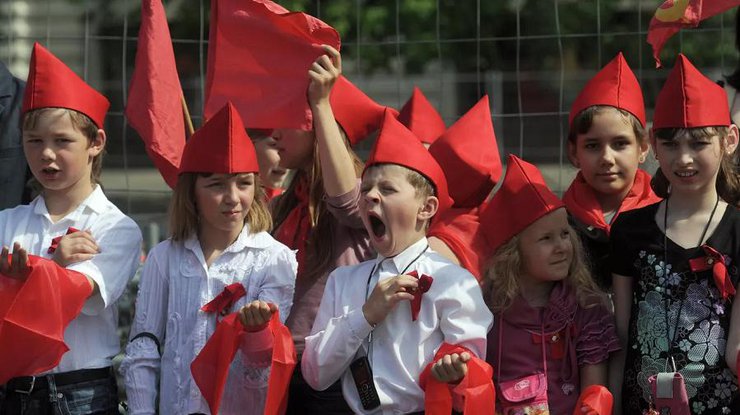 У Росії відроджують "піонерію"