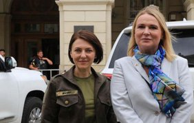 Міністр оборони Чехії приїхала до України