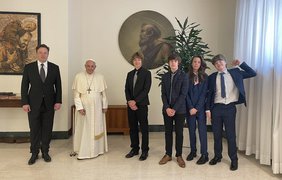 Ілон Маск з синами зустрівся з Папою Римським