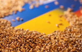 Росіяни через окупований Маріуполь вивозять крадене українське зерно
