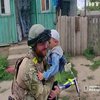 Поліцейські евакуюють дітей із прифронтових територій Донеччини