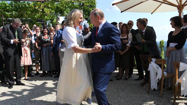 Кнайсль і Путін танцюють