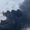 Після гучних вибухів у Миколаєві почалася пожежа